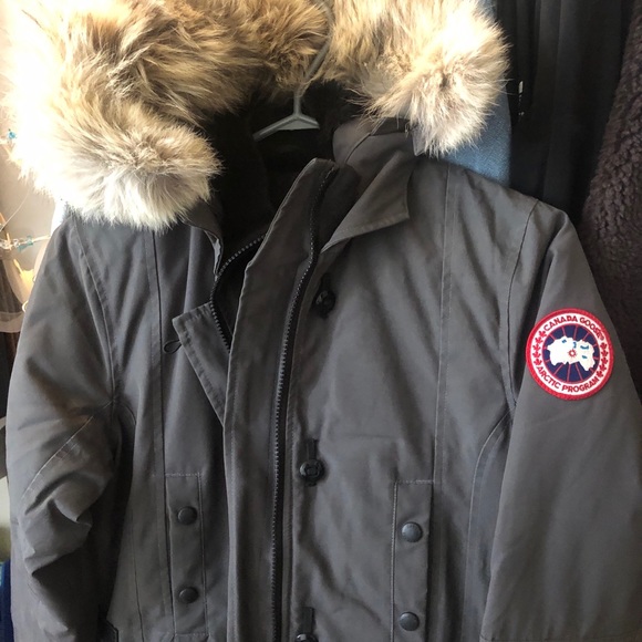 Canada Goose Parka - Picture 2 of 9